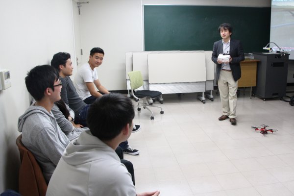 東洋学園大学_泰松ゼミと北豊島高校の合同ゼミ_ドローン活用法の討論
