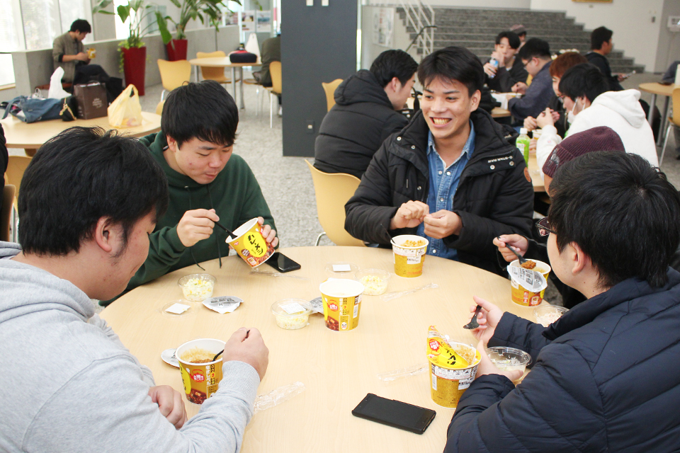 東洋学園大学_日清食品×東洋学園大学「学生の食生活応援プロジェクト2018」