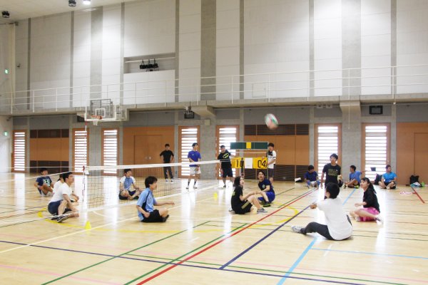 東洋学園大学_シッティングバレーボール
