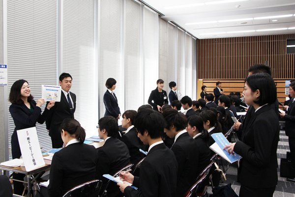 東洋学園大学_学内企業セミナー2017_初日