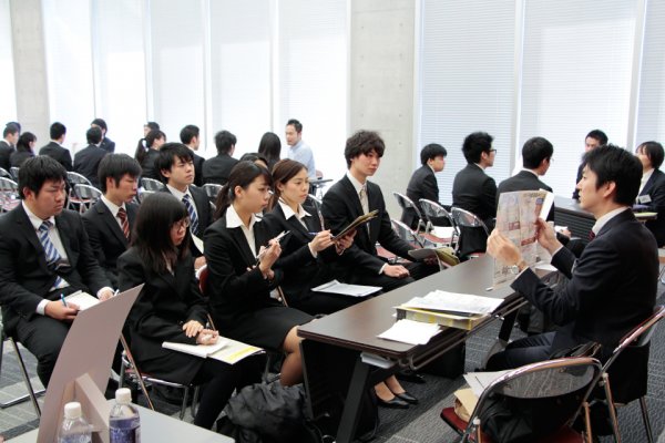 東洋学園大学_学内企業セミナー2015