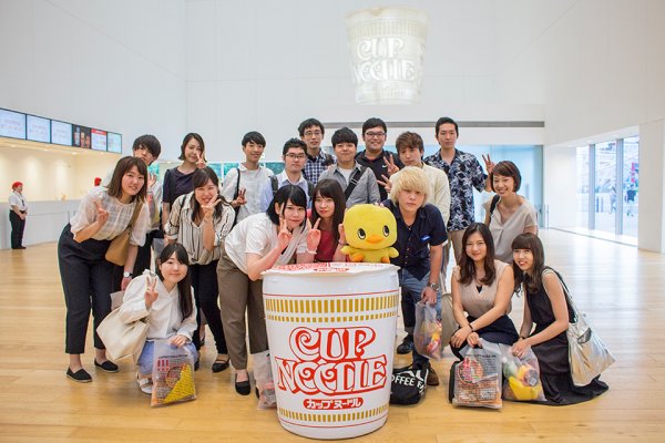 東洋学園大学_日清食品と八塩ゼミの産学連携_カップヌードルミュージアム