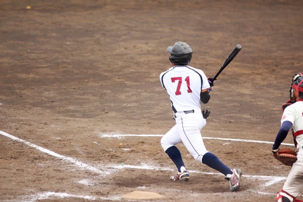 東洋学園大学_2試合連発した松野選手（写真は第3戦）