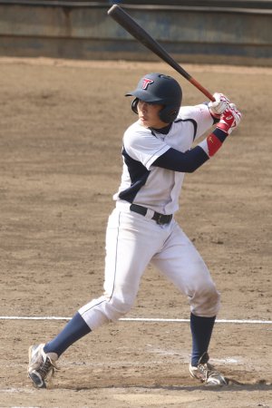 東洋学園大学_秋季リーグ8戦_4打数3安打3打点の佐藤選手