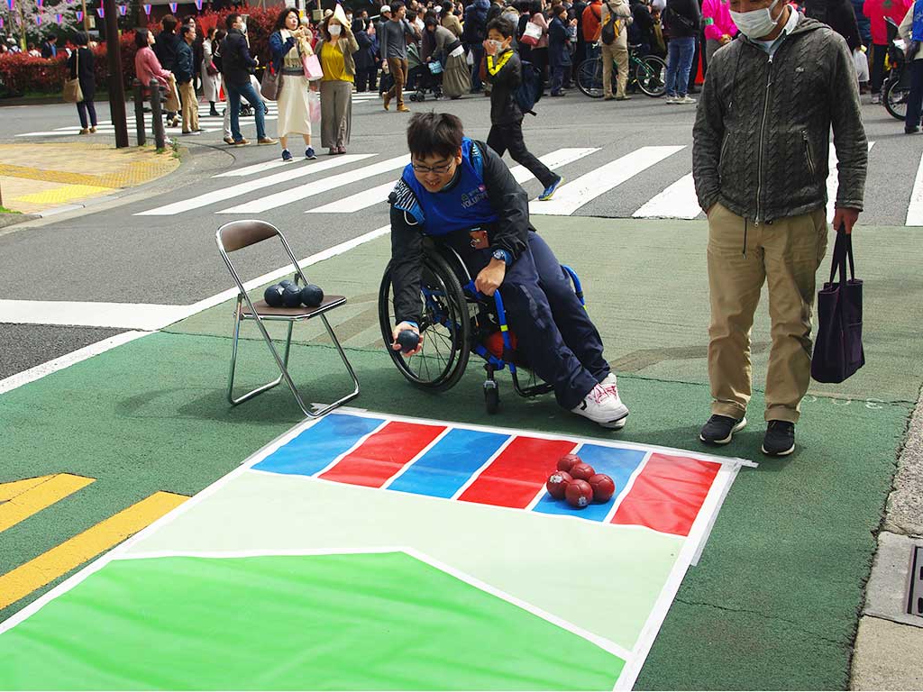 東洋学園大学_ボッチャサークル4年生が文京区のスポーツボランティアに参