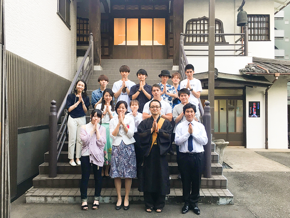 （株）シェアウィングの「お寺ステイ」との産学連携プロジェクト：企画テーマとなる正傳寺を学生有志が視察