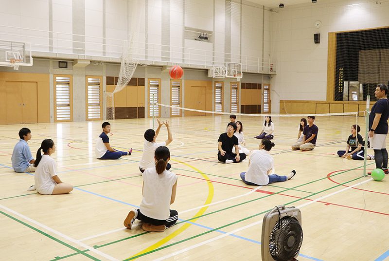［新聞］読売新聞がオープンキャンパスでのパラスポーツ体験の模様を紹介