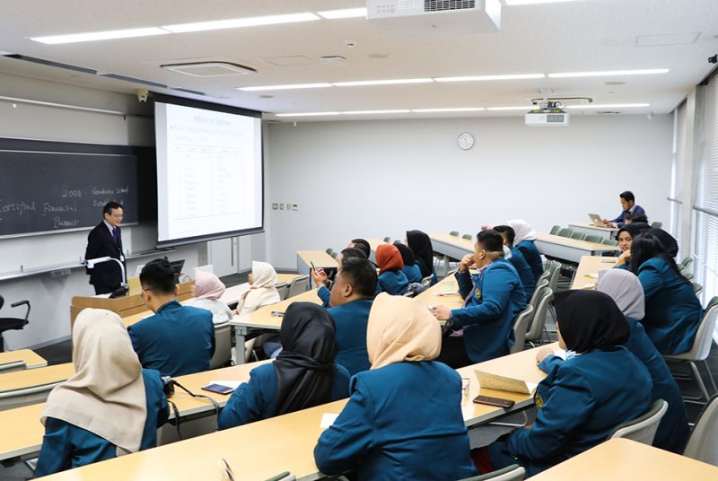 インドネシアのランプン大学大学院会計学修士課程の大学院生が本学大学院を訪問