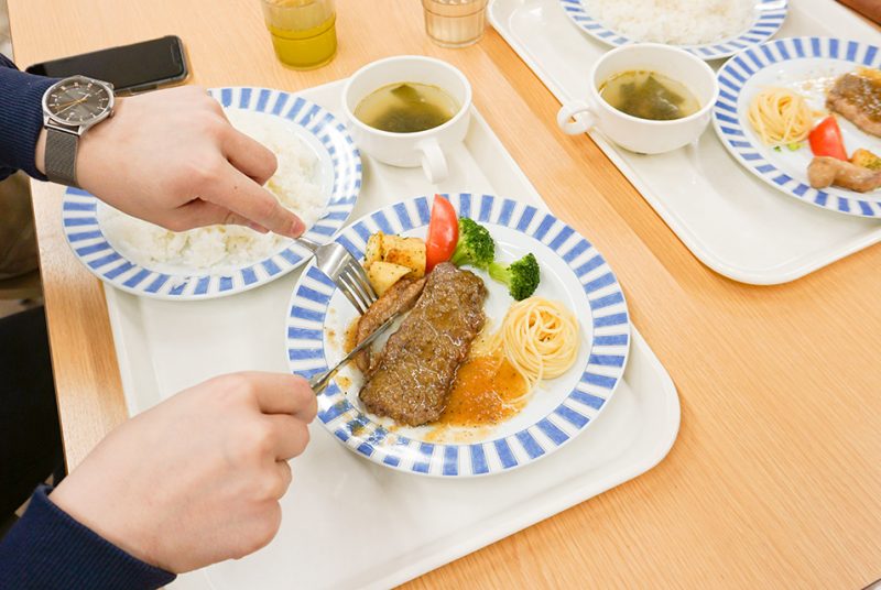 ラーメンフェアにワンコインステーキ。秋学期の学食イベント報告