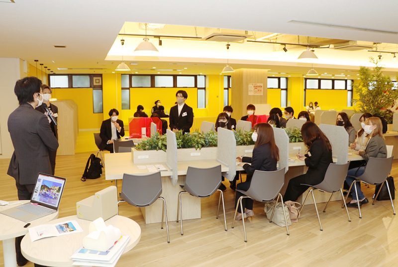 本庄ゼミが（株）SIXINCHジャパンと産学連携し、企業のブランド戦略について学ぶ