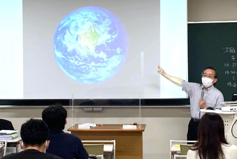 コロナ禍から持続可能な脱炭素社会への移行を考えるグロコミ学科「専門基礎演習」特別講義