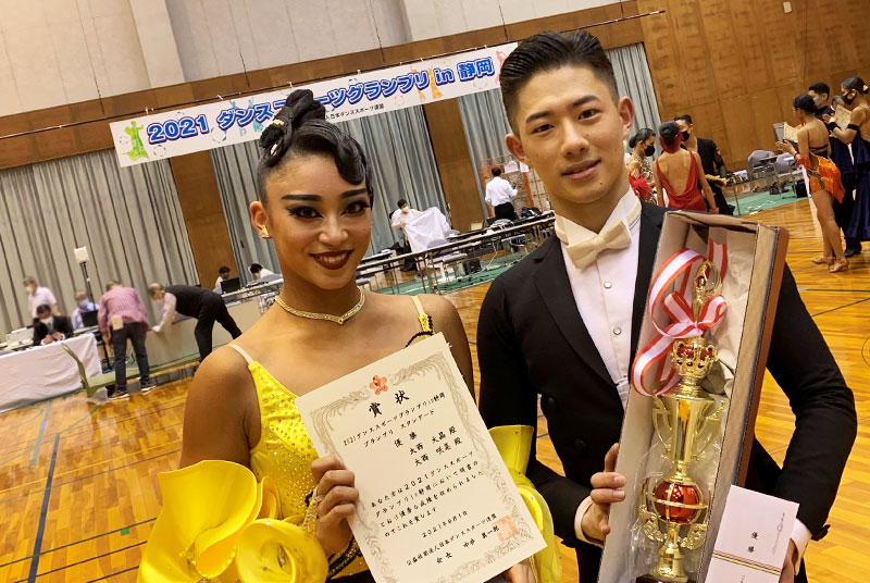 英コミ学科２年生が「2021ダンススポーツグランプリin静岡」で優勝！