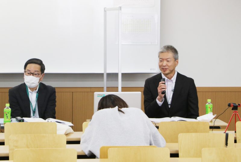 本学との単位互換科目「経営者論」（文京学院大学）にて本学と文京学院大の理事長が特別対談