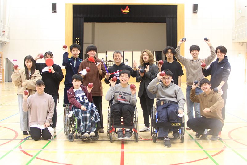 塩谷ゼミの3年生とTOGAKUパラスポーツ部員が本気でボッチャ対決！勝敗の行方は