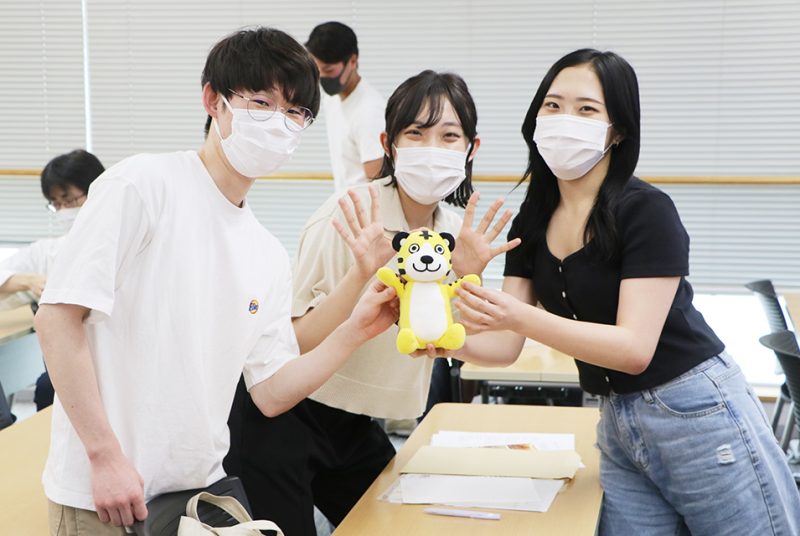 今年度中の採用アイデアも！？八塩ゼミ×横浜みなとみらいホール産学連携プロジェクト中間発表