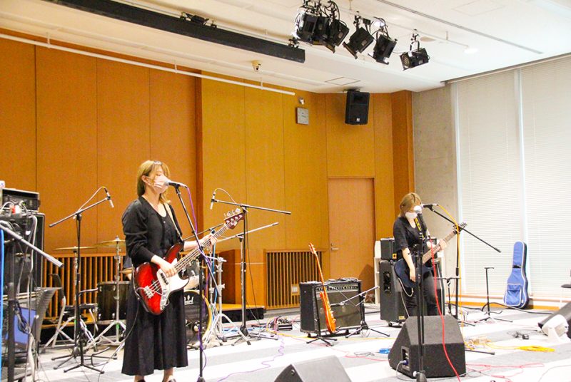 上級生が圧巻のパフォーマンスを披露！音楽系学生団体『Rhyme』の新入生歓迎ライブ