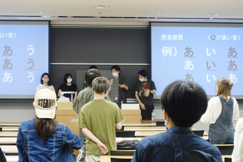 日本語教育実習について4年生が3年生に講義。「日本語教育法1」出張授業