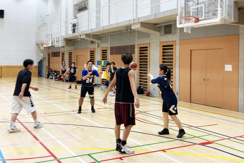 バスケットボールサークル「サンダース」がレイクランド大学と練習試合で交流