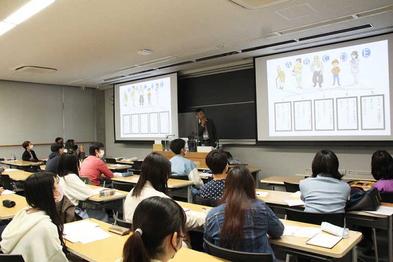 フィクションの中で活躍する「役割語」とは。言語学者の金水敏氏がグロコミ学部でゲスト講義|東洋学園大学公式サイト