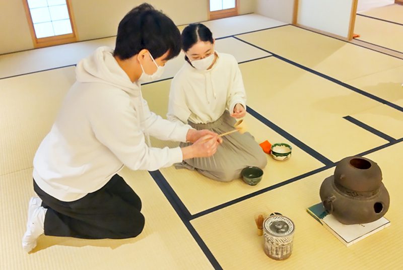 本学茶道同好会と文京学院大学茶華道部の合同練習が実現！学生同士の交流が一層活発に