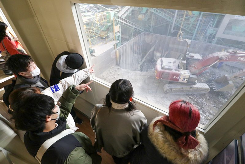 SDGs教育を研究する教員・学生が石坂産業株式会社を訪問、資源再生＆環境教育の現場を体験