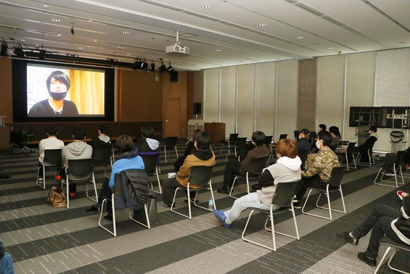 ゲストや先生、学生のライブも。赤尾ゼミによる若手ミュージシャンの実態を取材したショートフィルム上映会