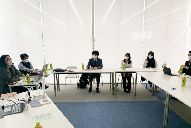 学術会議や企業訪問でことば、しごと、「評価」について研究。依田ゼミの学外研修