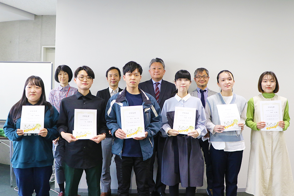 学部長賞を授与（メンタルヘルス・マネジメント検定Ⅱ種・Ⅲ種合格）