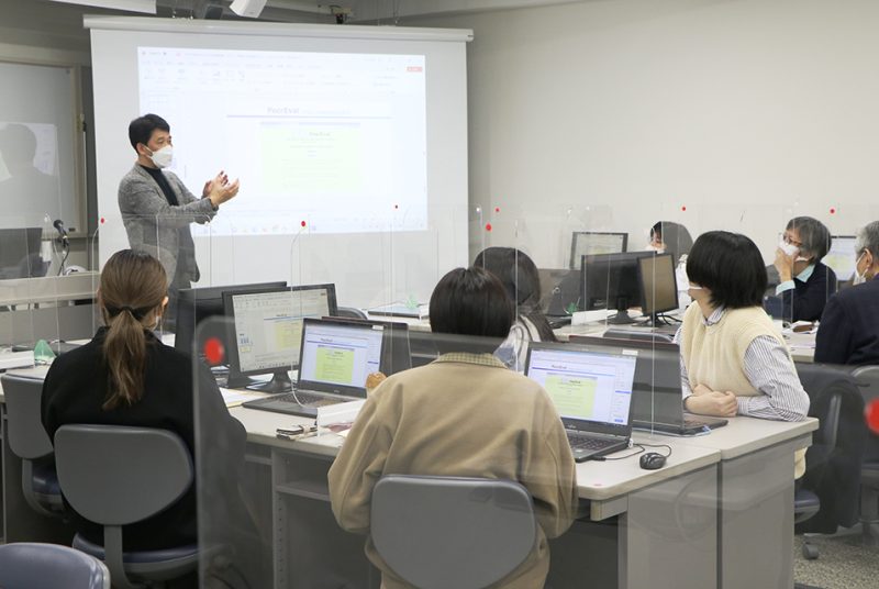教員と教職課程履修者の率直な意見交換も。英語授業でのICT活用を考える講習会実施報告