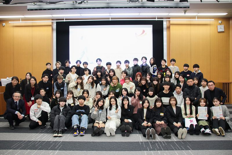 総勢60名が交流！本庄ゼミと文京学院大学の馬渡ゼミの合同研究発表会を実施