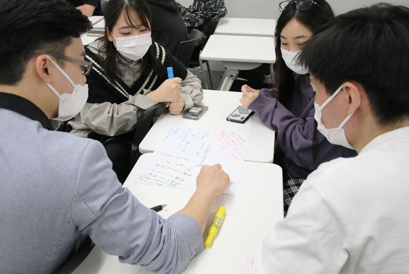 大学のSNSを高校生にもっと注目してもらうには？「ワールドカフェ」の手法でグループワーク