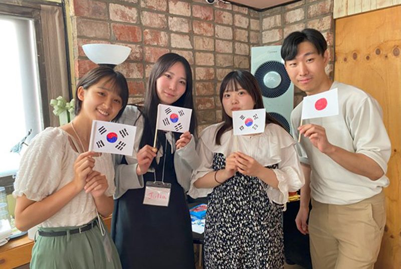 本庄ゼミが韓国で「Z世代向けのメンズ化粧品」のグループインタビューを実施！韓国語を交えて30名と交流！