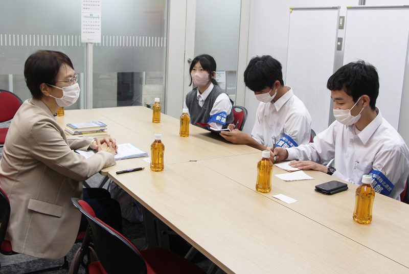 埼玉県立越谷北高校新聞部が飯尾牧子教授を取材！若者の言葉遣いと言葉の変化に着目