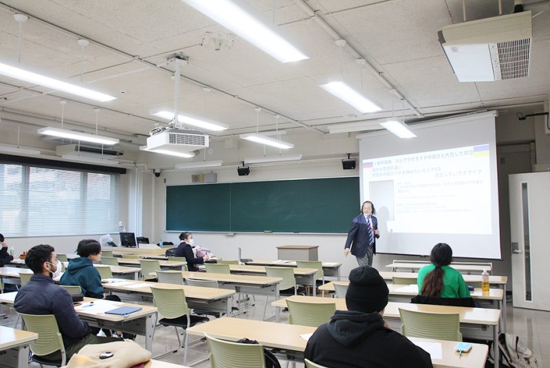 ロシアのウクライナ侵攻はなぜ実行に移されたのか。グロコミ学部「比較文化論」でゲスト講義