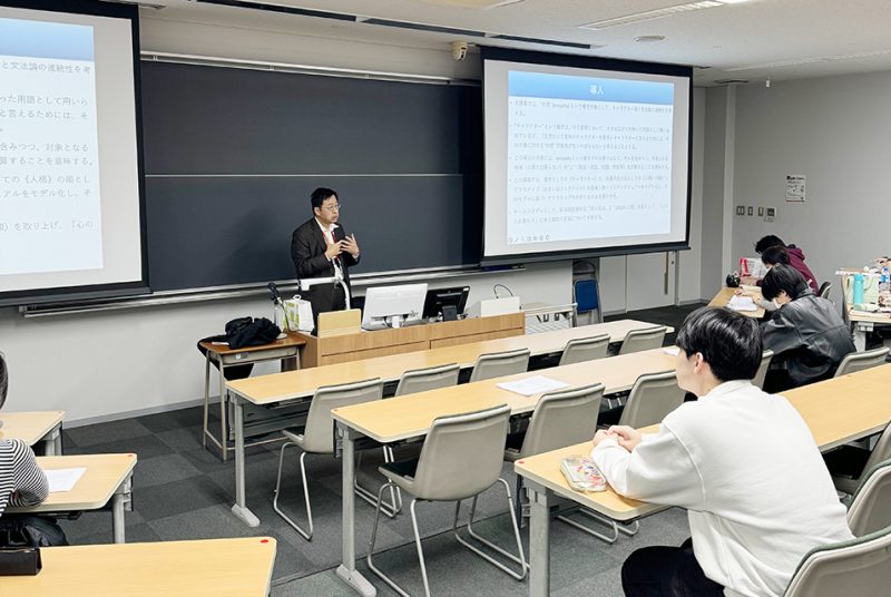 「“キャラクター”とは何か？」を考える。2023年文化功労者顕彰の金水敏教授がグロコミ学部でゲスト講義