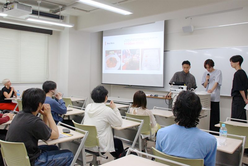 現代経営学部1年生が必修科目 「GENKEI English PBL A」でグループプレゼンテーションに挑戦！