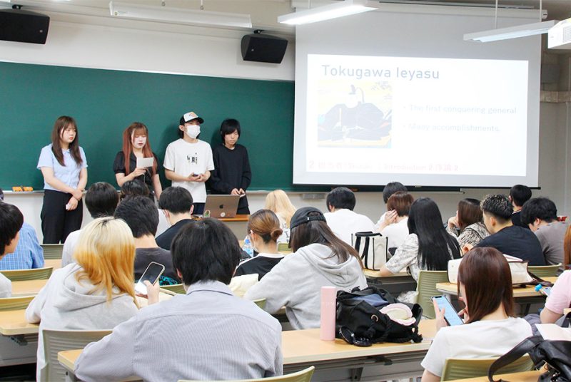 “Inspiring People”（人を動かす人々）とは？「GENKEI Business English A」合同プレゼンテーション