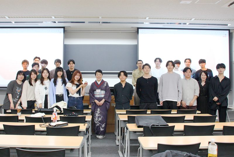 Z世代にささる和菓子を探る！京菓子の老舗女将×川端ゼミ・堀口ゼミの産学連携プロジェクト