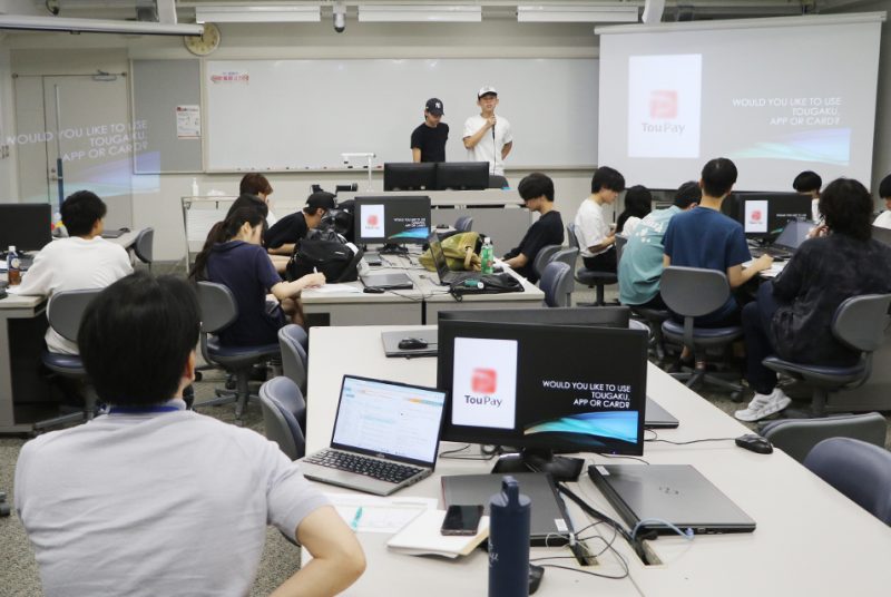 「ビジネス×英語」で大学のPRを提案！現代経営学部「ビジネス英語Ⅰ」プレゼン大会