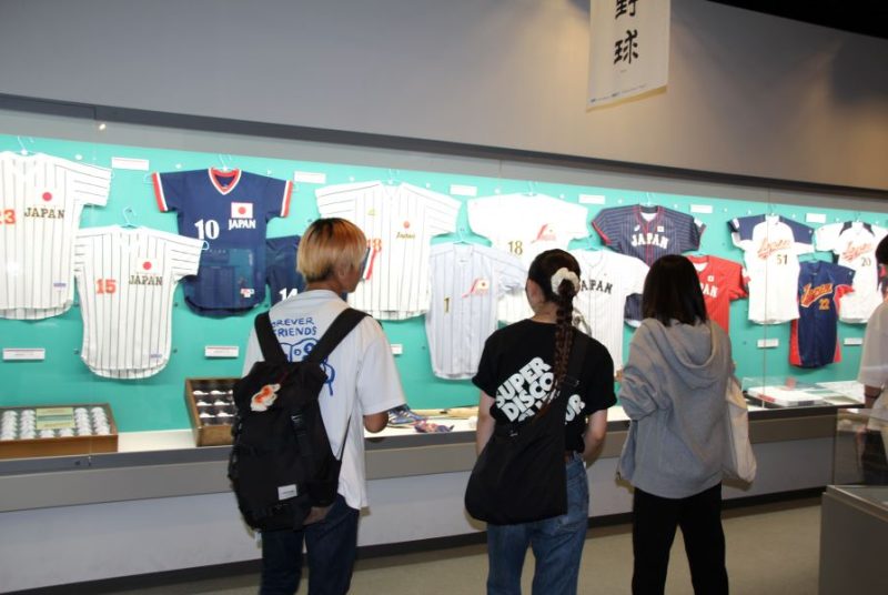 野球殿堂博物館でデータ収集。スポーツの研究レポートを基礎から学ぶ学外研修（人間科学基礎演習A)