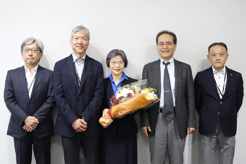 鵜瀞惠子氏が瑞宝中綬章を受章