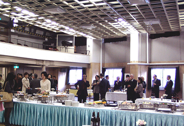 旧１号館で開催された「本郷校舎１～３号館お別れ会」