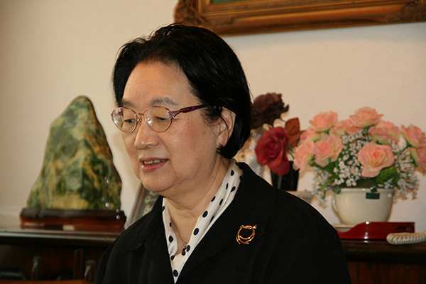 日高 佳