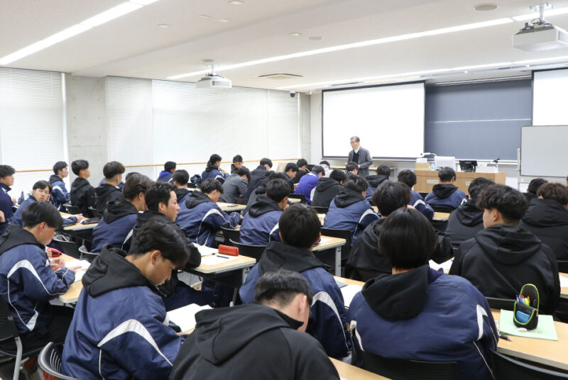 メンタルがパフォーマンスに及ぼす影響。硬式野球部のメンタルトレーニング講習会