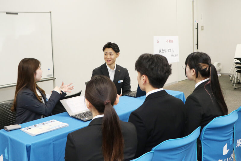 5業種の人事担当者が来学した新4年生向け学内企業説明会