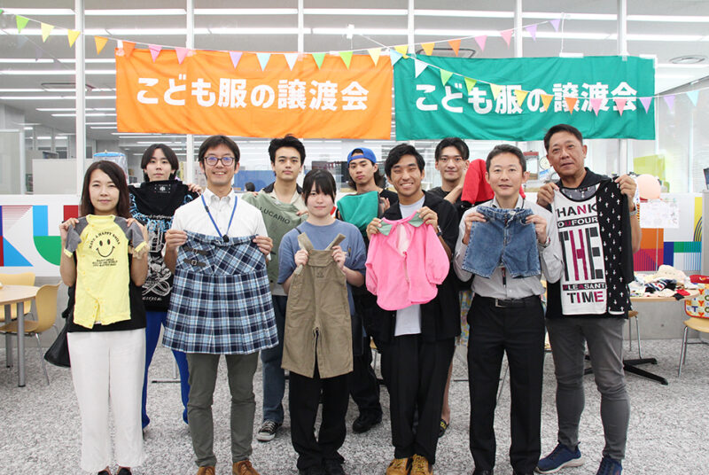 人間科学部の種村准教授が「あらぶんちょメタバースSDGsフェスタ」で「こども服譲渡会」の取り組みを報告