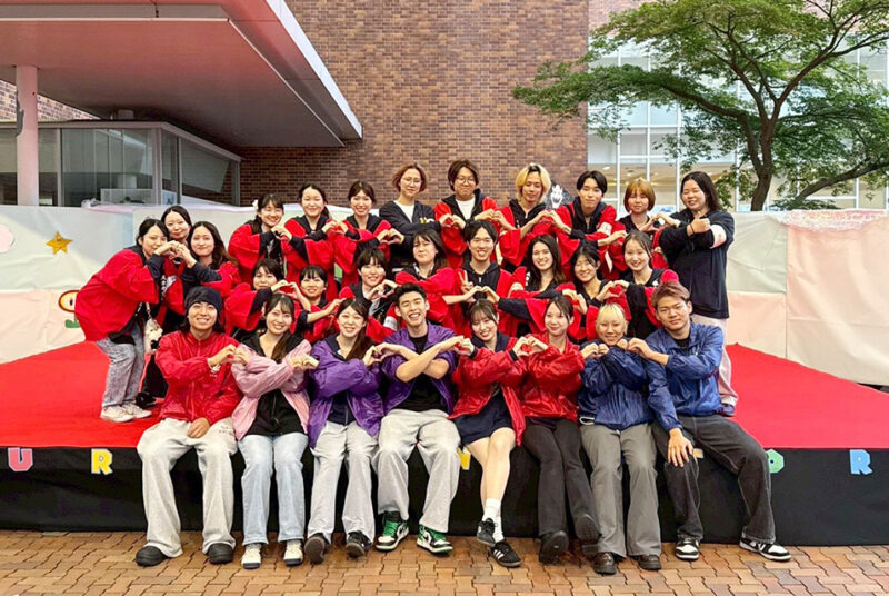 学園祭運営局の局員有志が文京学院大学の学園祭「文京祭」の運営サポートとして協力