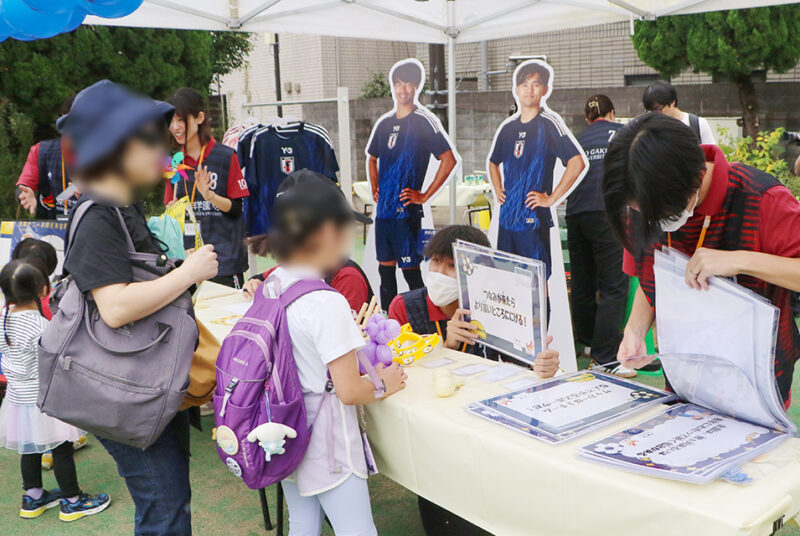 「本郷百貨店祭り」でサッカーの魅力を地域の人々に伝える！田蔵ゼミ×blue-ing!の産学連携プロジェクト