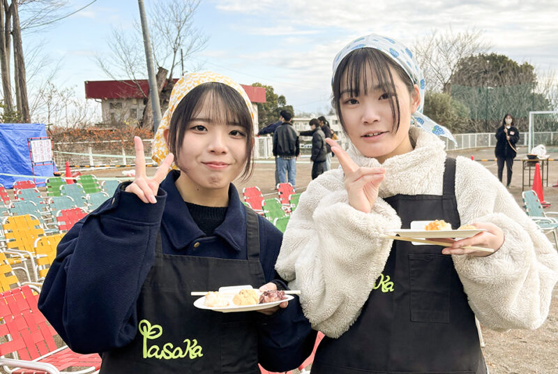 塩谷ゼミの学生が児童養護施設のもちつき大会にボランティア参加