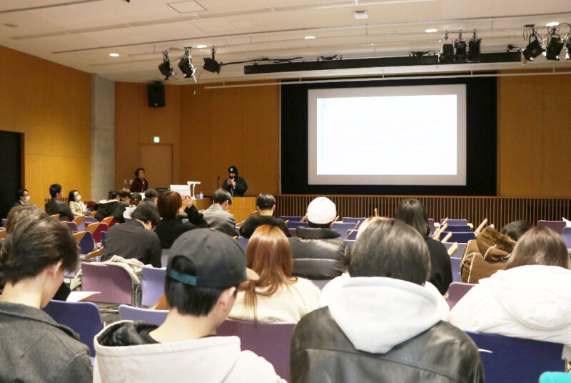 経営・マーケティング・経済の視点で社会を読み解く。現代経営学部卒業研究発表会